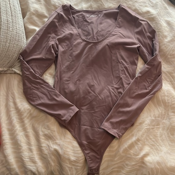 Abercrombie Scoopneck bodysuit - Picture 2 of 4